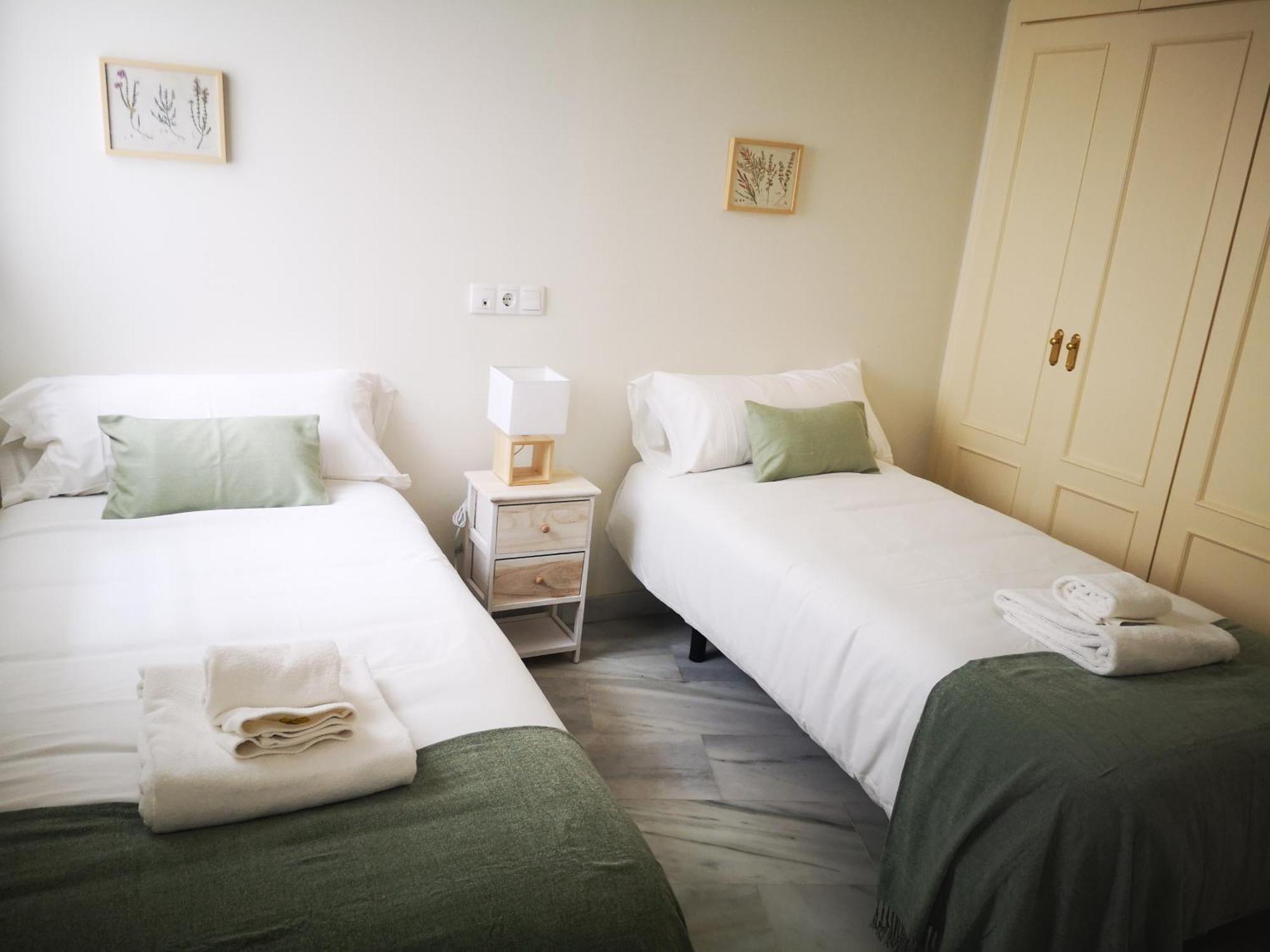 Charming Bright Apartment With Balconies On Cuesta Del Rosario 세비야 외부 사진